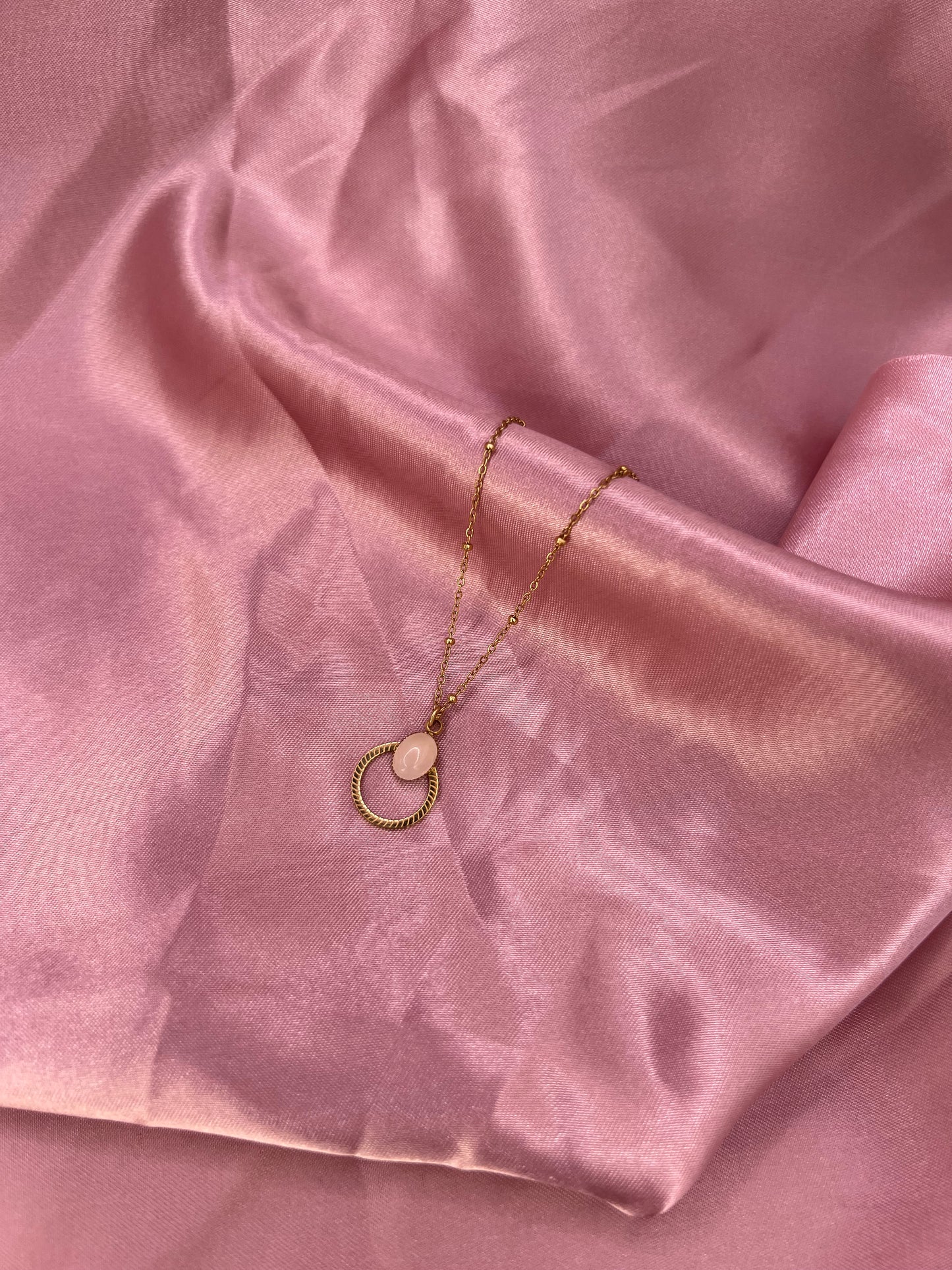 COLLIER LIA