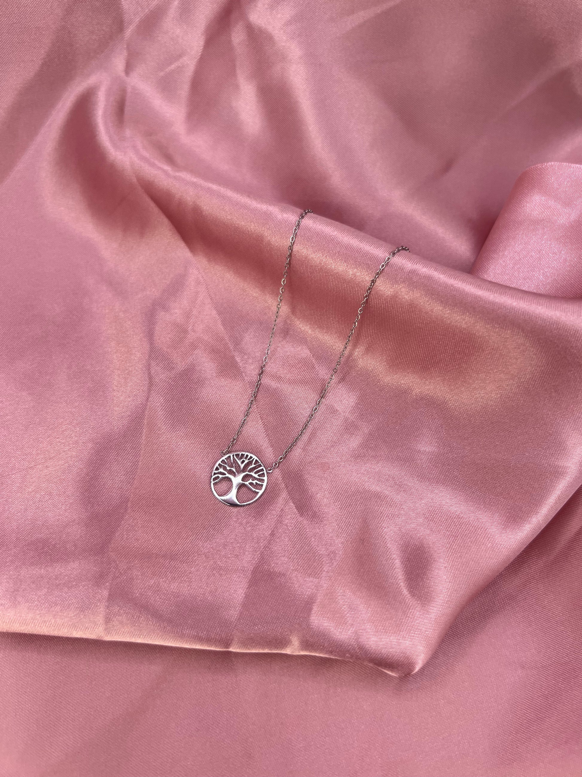 COLLIER CAROLINE