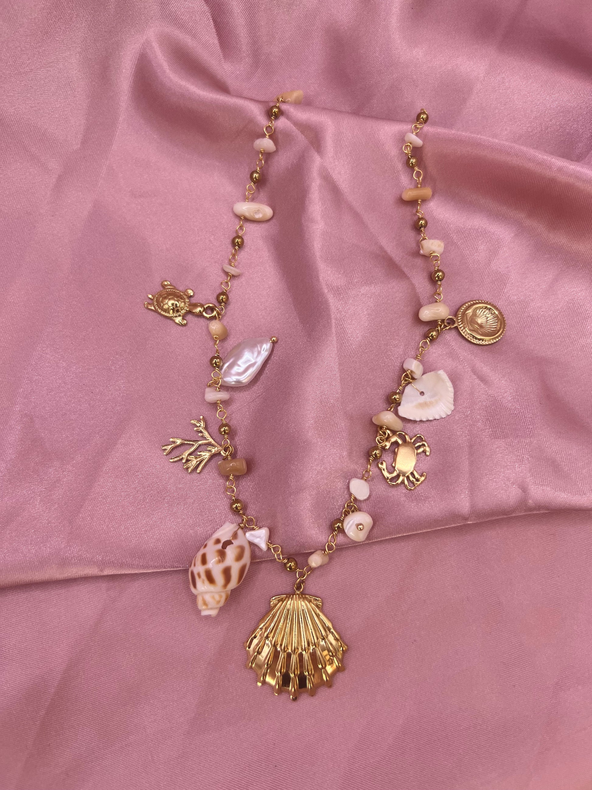 COLLIER LOUNA