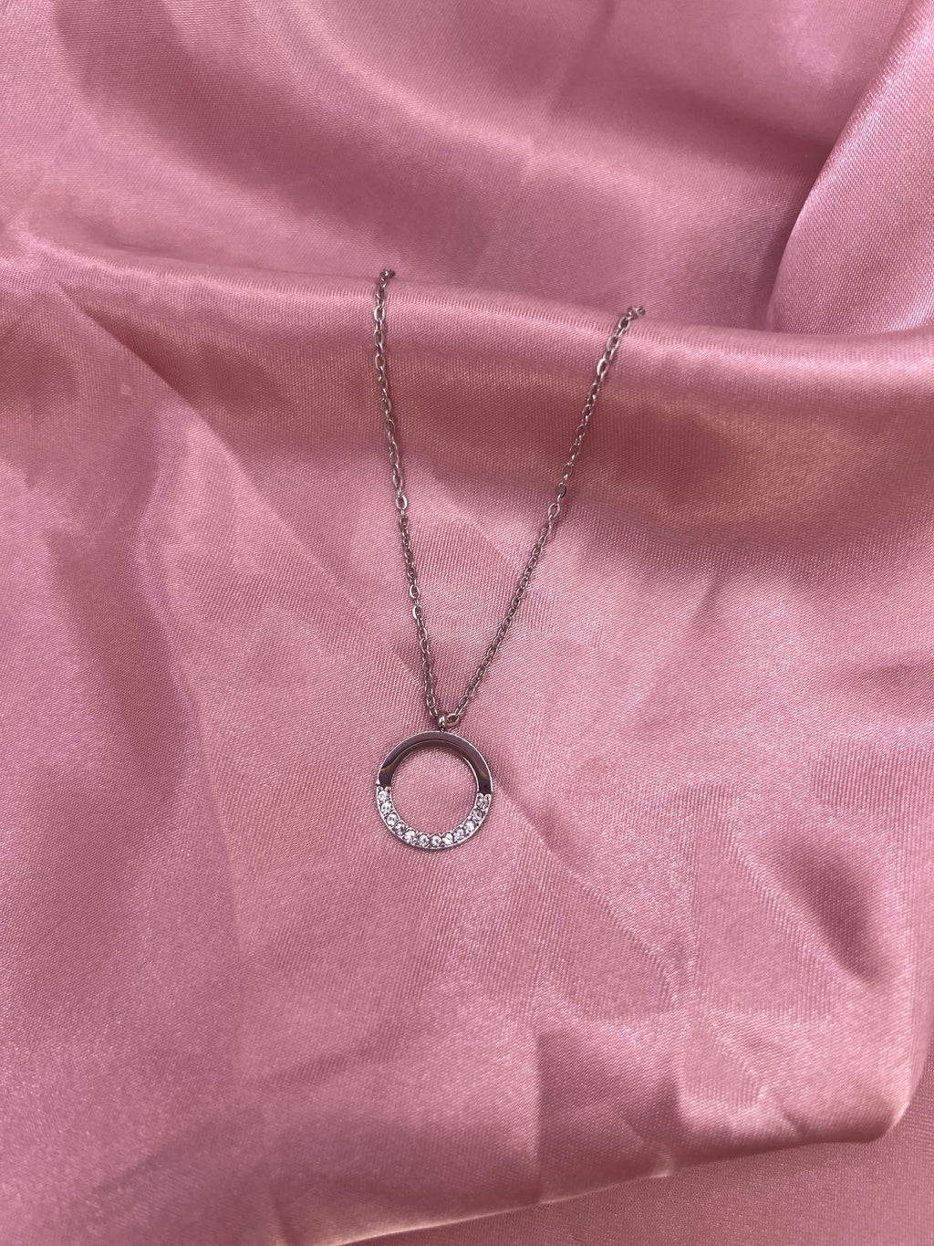 COLLIER FIONA
