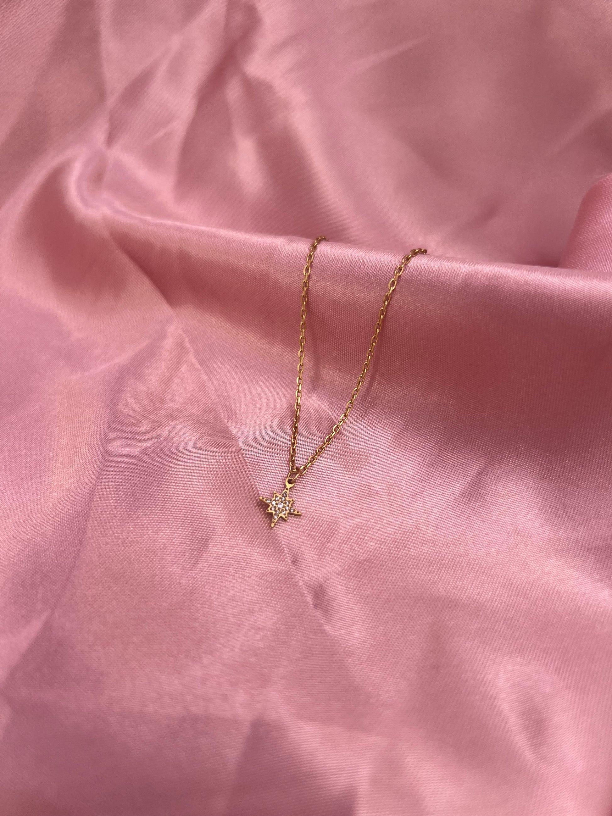 COLLIER STELLA