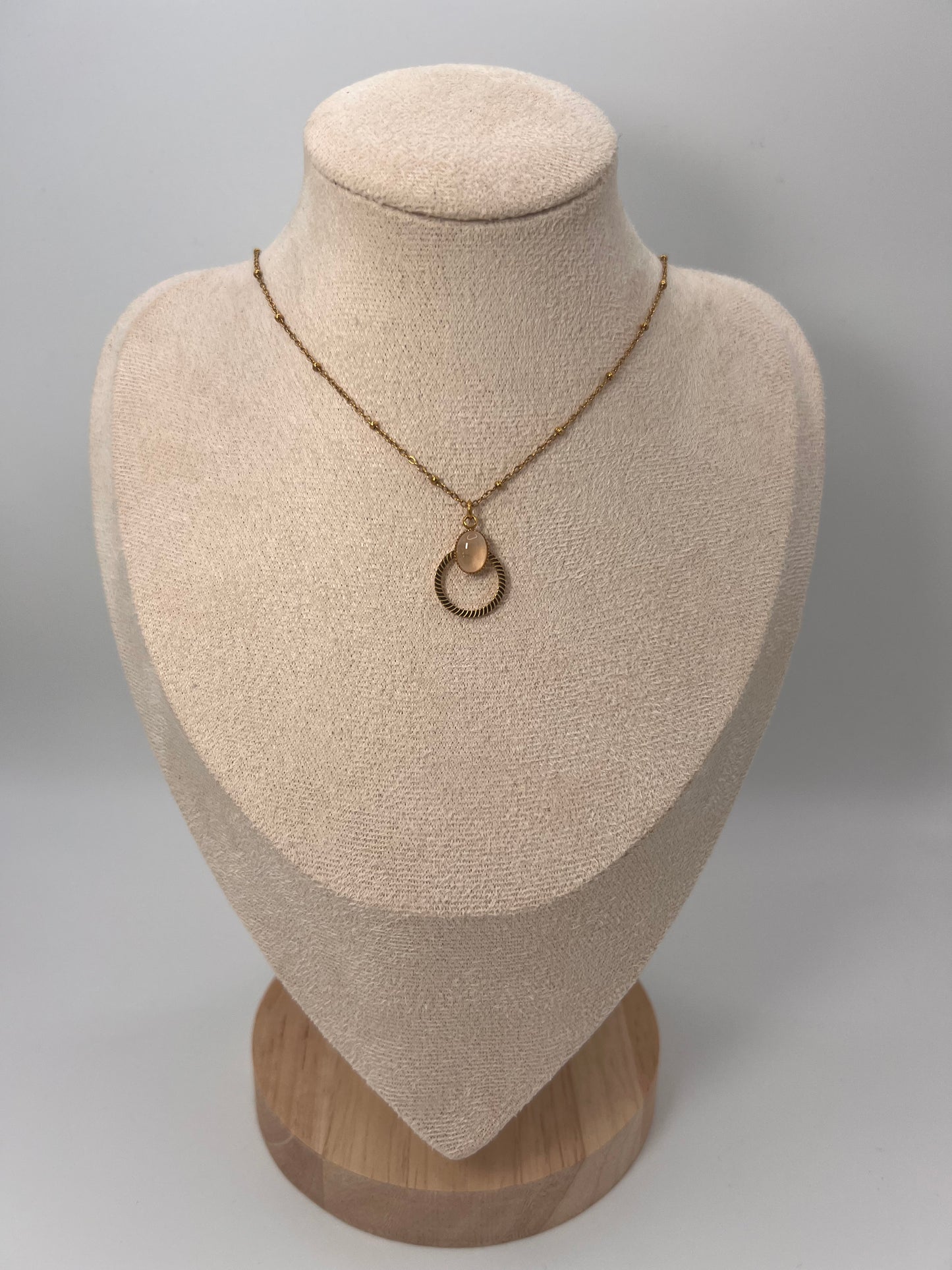 COLLIER LIA